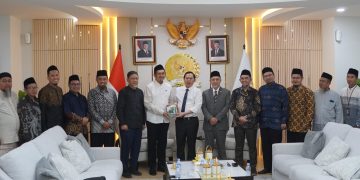 Jelang Muktamar V Wahdah Islamiyah: Ustadz Zaitun Rasmin Silaturahmi ke DPD RI, Bahas Kolaborasi Keumatan dan Kebangsaan