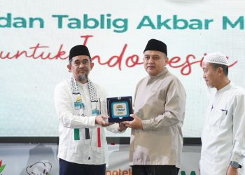 10 Ribu Muslimah Ramaikan Salam Indonesia di Makassar, Wali Kota Tekankan Pentingnya Ketahanan Keluarga dan Ekonomi