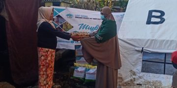 Muslimah Wahdah Peduli Salurkan Bantuan kepada Korban Kebakaran di Laccokkong