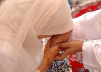 Apakah Wajib Menaati Suami yang Gajinya di Bawah UMR?