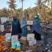 Muslimah Wahdah Peduli Salurkan Kepedulian kepada Korban Kebakaran di Awangpone