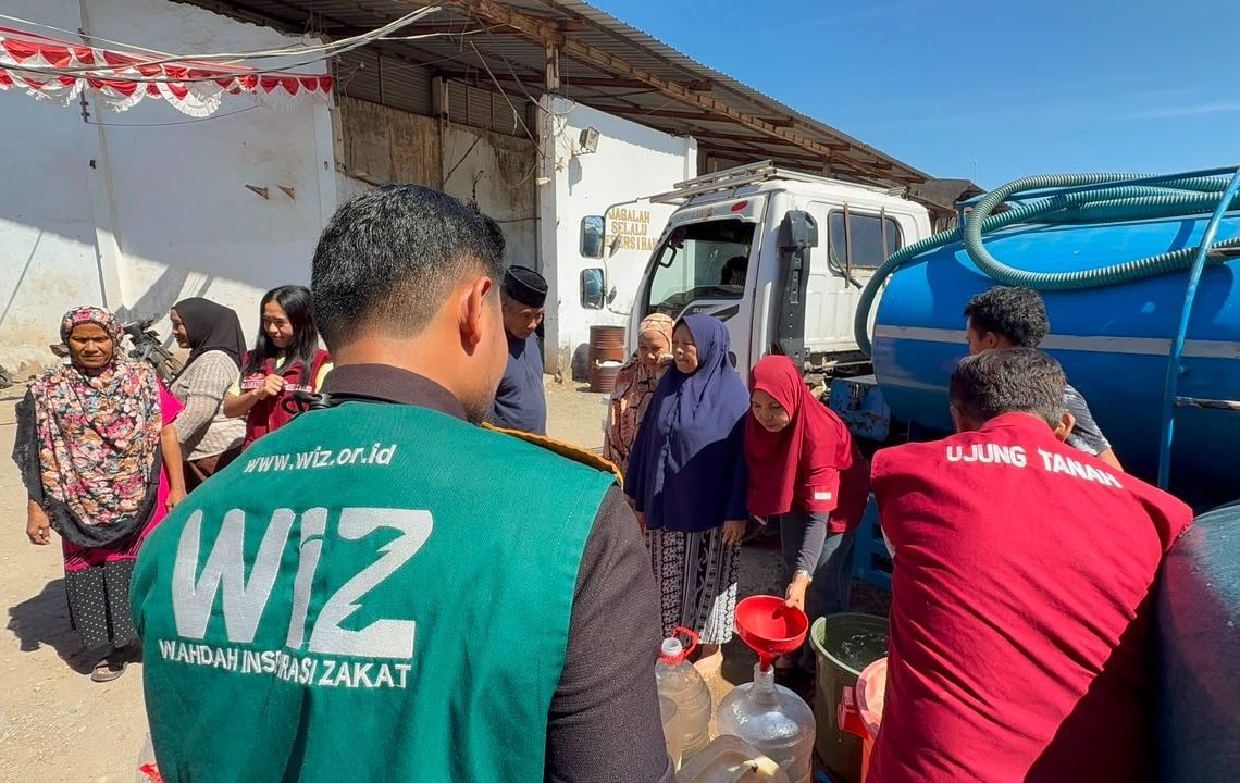 Jelang Muktamar V, Wahdah Islamiyah Lewat WIZ Pasok Air Bersih untuk Warga Terdampak Kemarau di Makassar