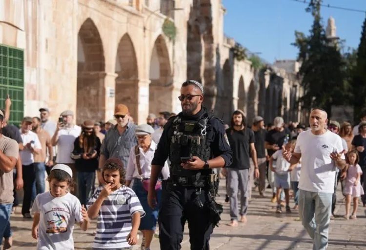 Penjajah Israel Manfaatkan Hari Raya Yahudi untuk Rampok Al-Aqsa dari Umat Islam
