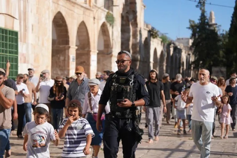 Penjajah Israel Manfaatkan Hari Raya Yahudi untuk Rampok Al-Aqsa dari Umat Islam