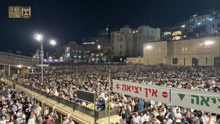 Semakin Biadab! Ribuan Warga Zionis Israel Serbu Kompleks Masjidil Aqsa